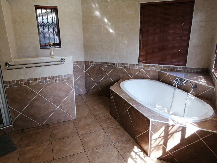 4 Bedroom Property for Sale in Universitas Free State